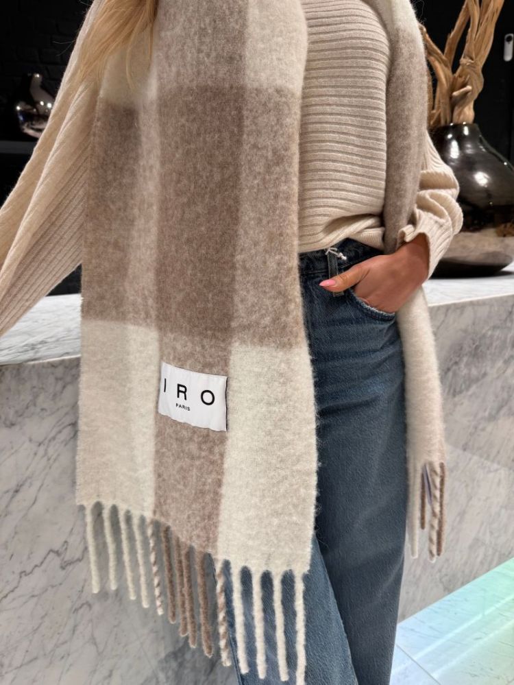  LIGHT TAUPE
