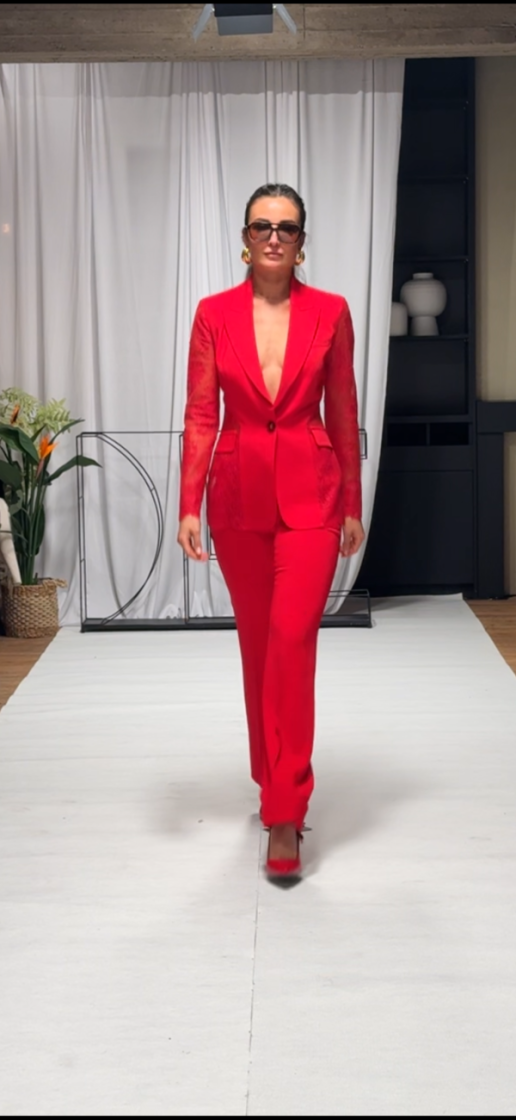 104675-A2DK R49 BRIGHT RED