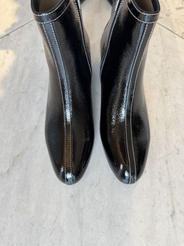  100 BLACK
