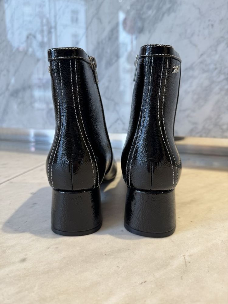  100 BLACK