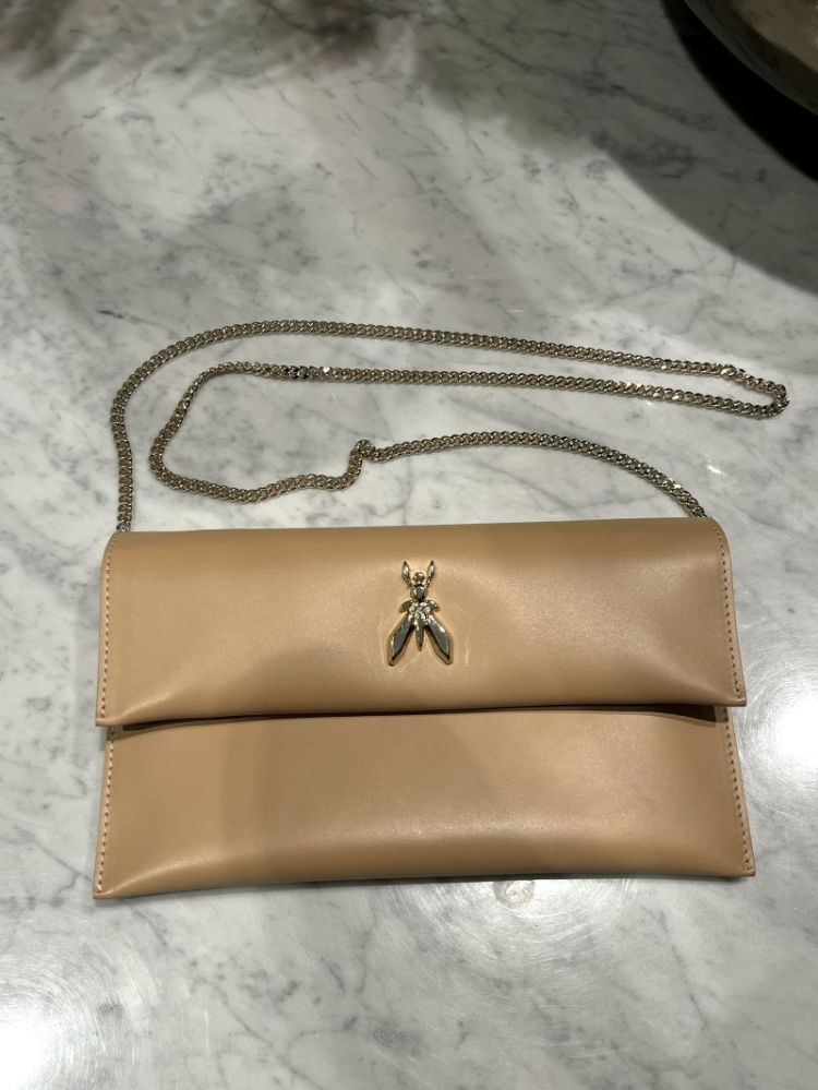  B685 BEIGE