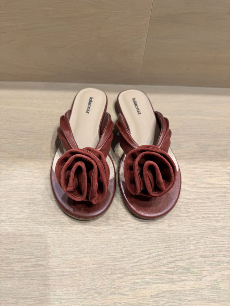  BURGUNDI
