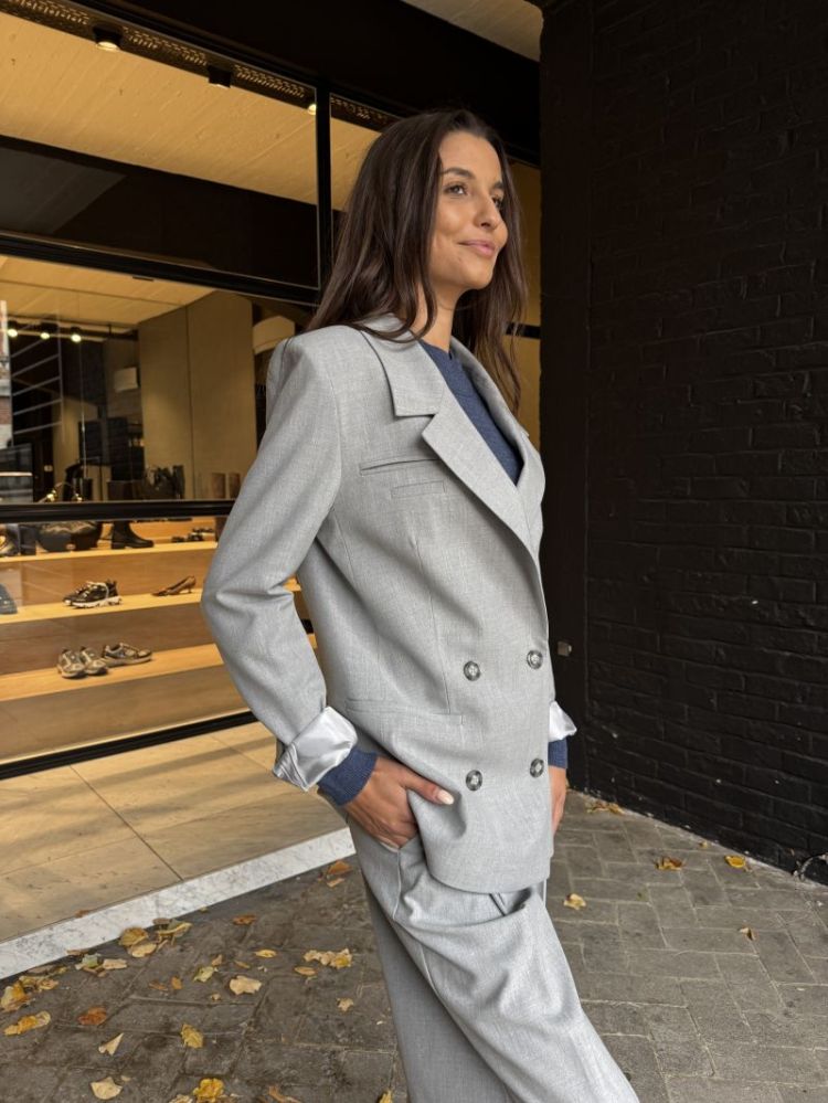  SILVER GREY