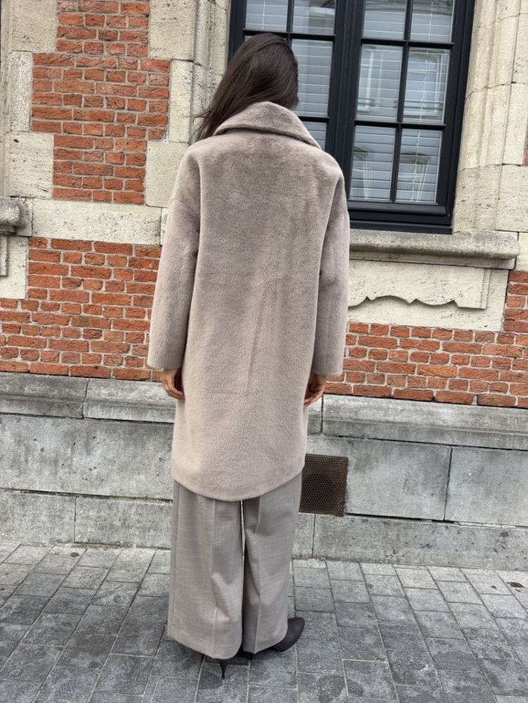  TAUPE