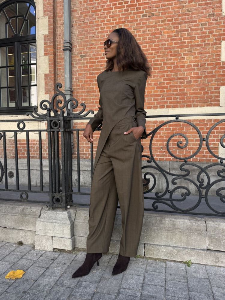  KHAKI